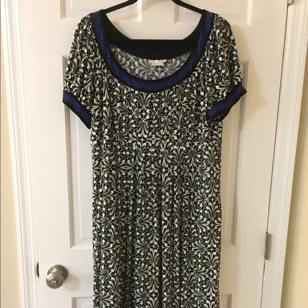 London Times size 16 flattering dress